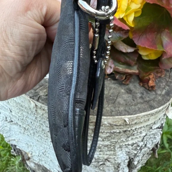 Coach Kristin Chainlink C wristlet - Picture 9 of 12